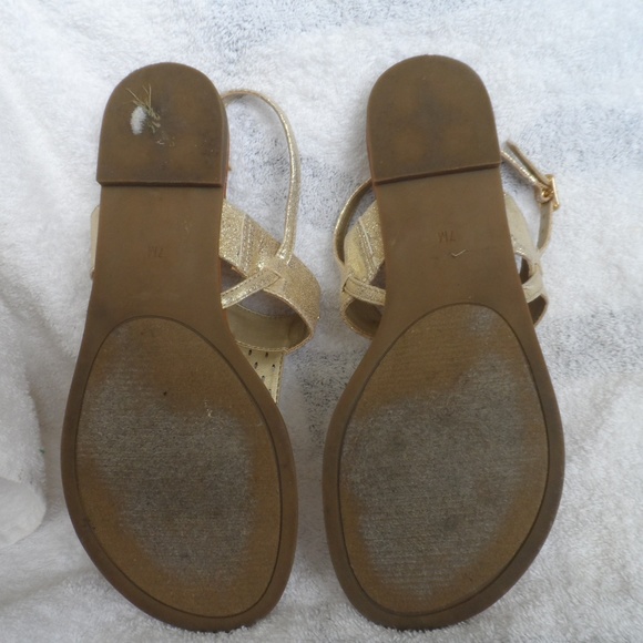 Ladies size 7M Gold T strap sandal by Guess - Picture 5 of 6